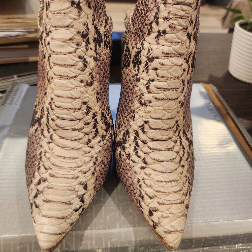 Steve Madden heels 8